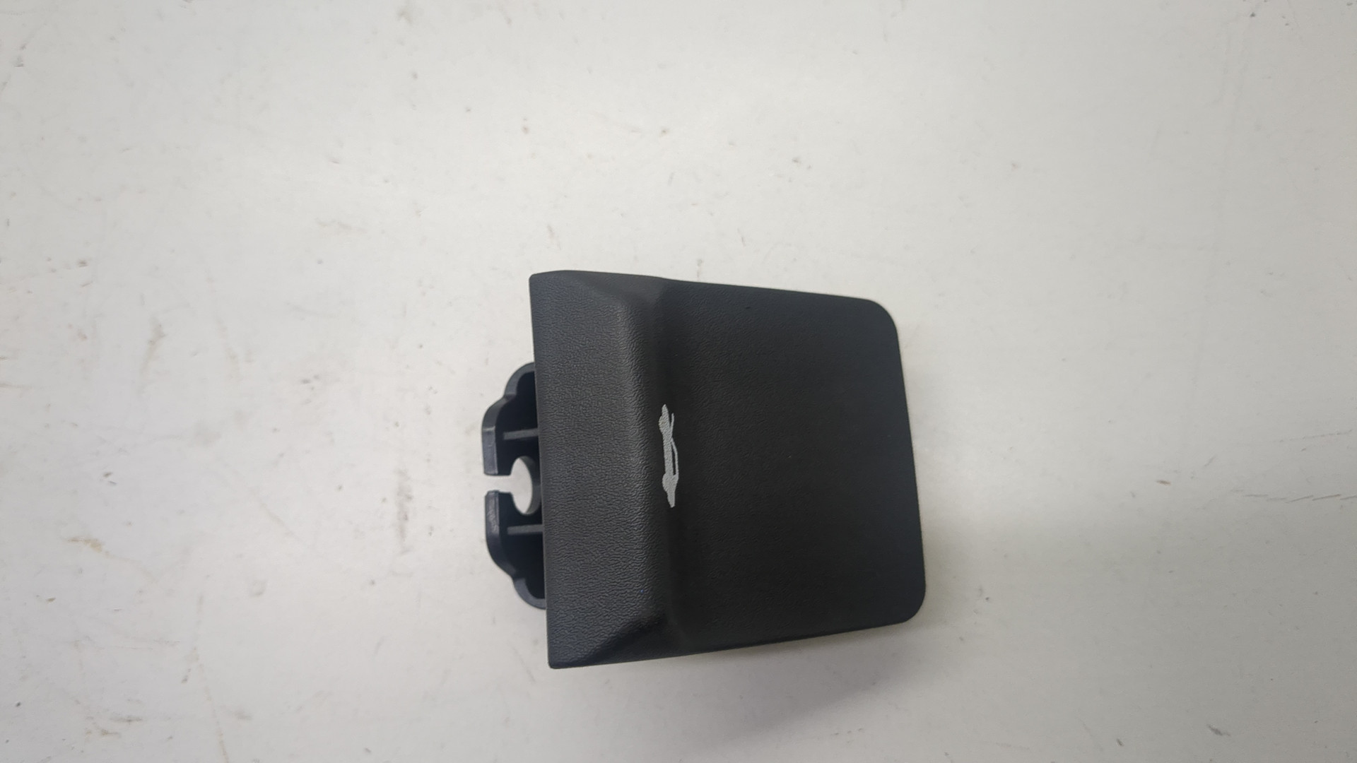 Ручка открывания капота