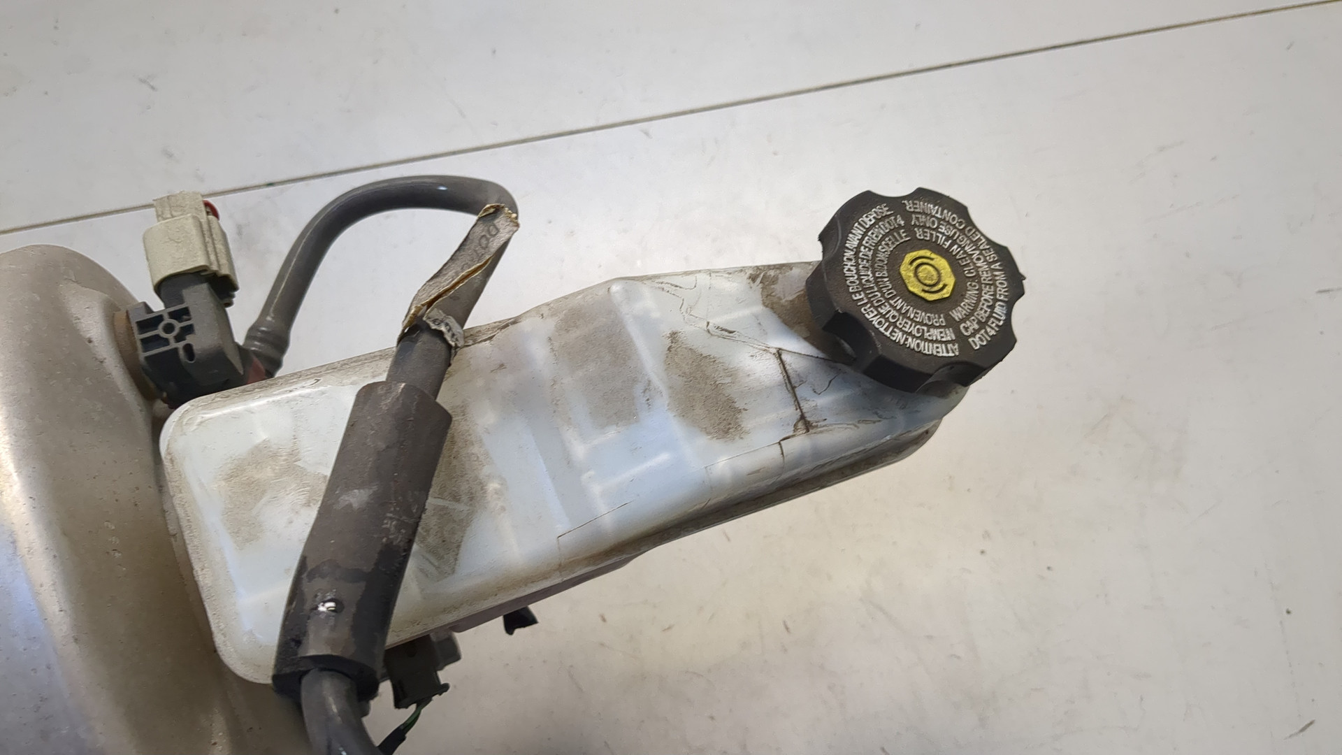 Цилиндр тормозной главный