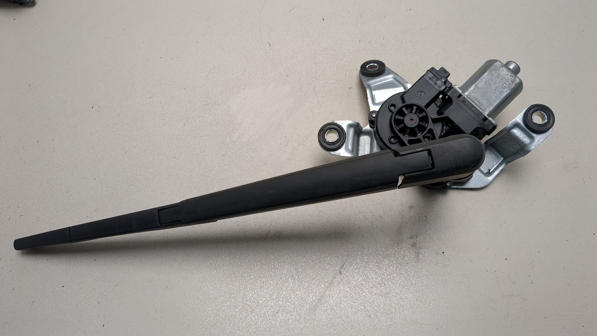 Моторчик стеклоочистителя задний