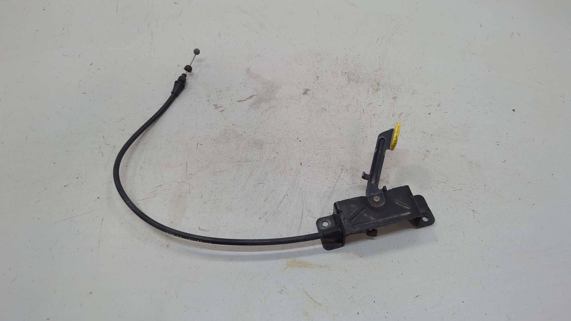 Ручка открывания капота