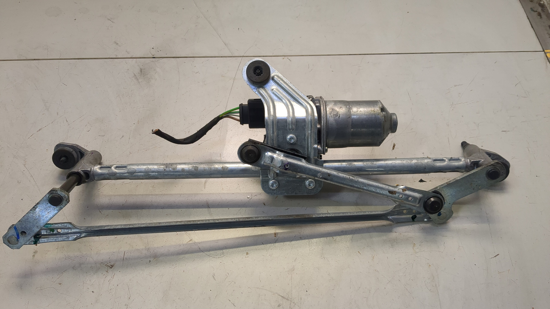 Трапеция стеклоочистителей