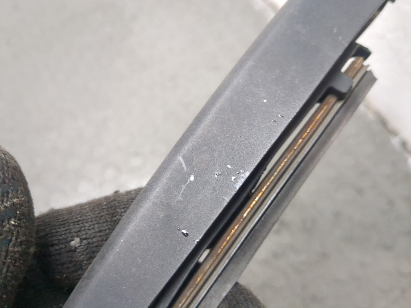 Поводок стеклоочистителя заднего