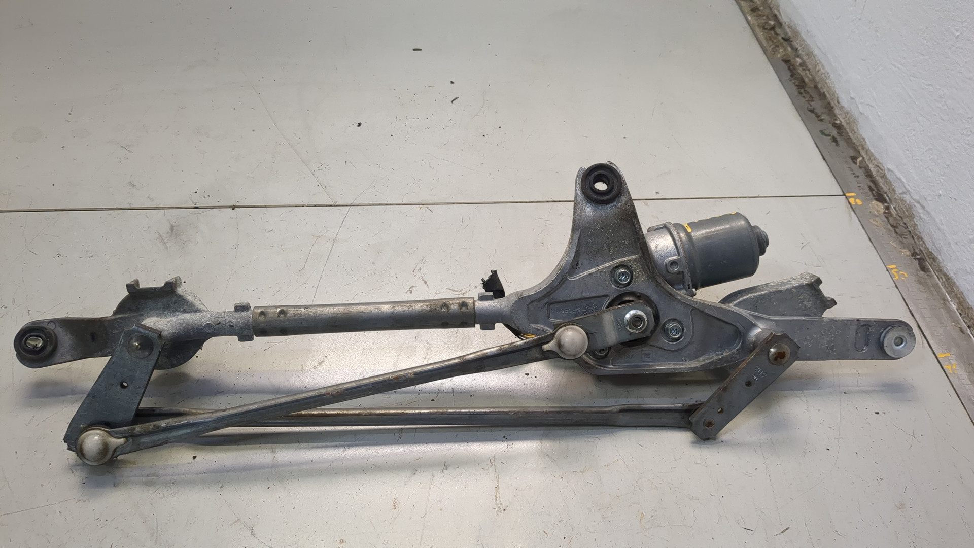 Трапеция стеклоочистителей