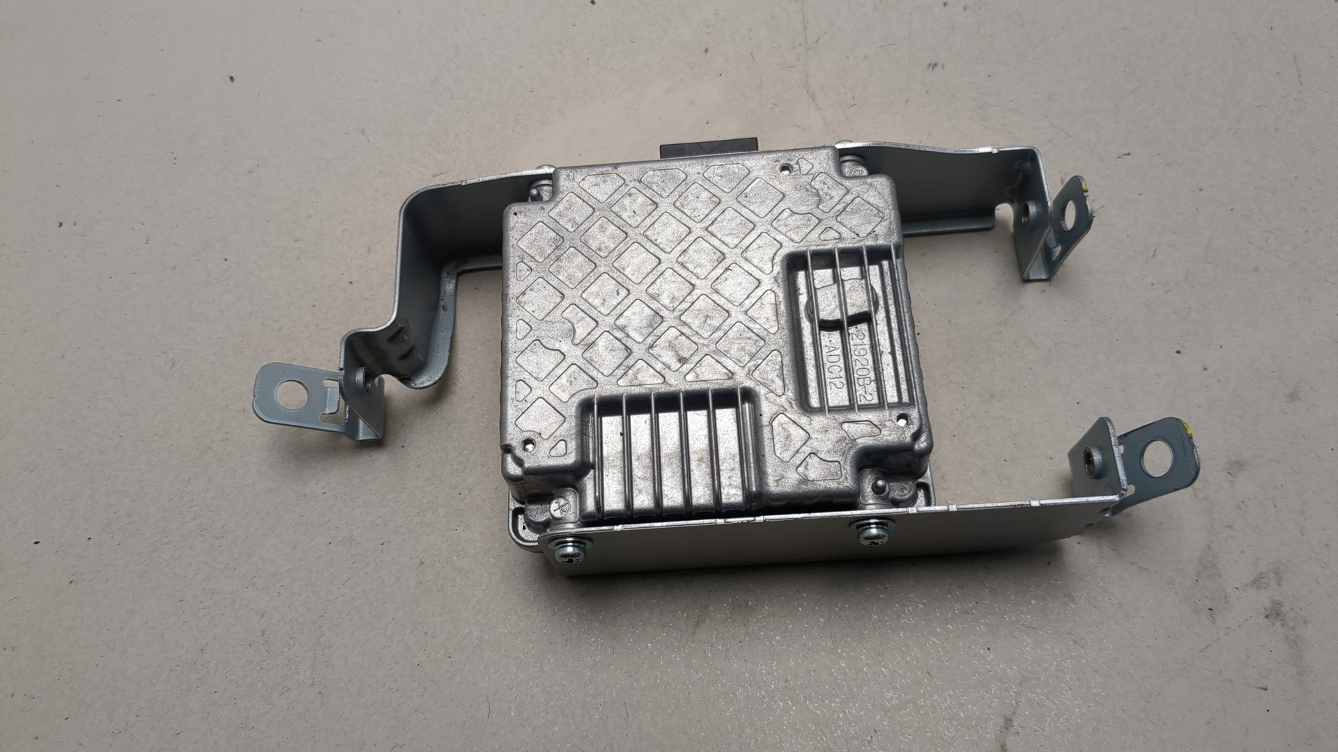 Преобразователь напряжения (адаптер)