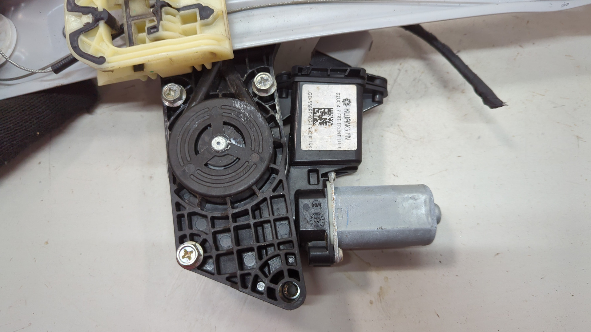 Стеклоподъемник электр. передний левый