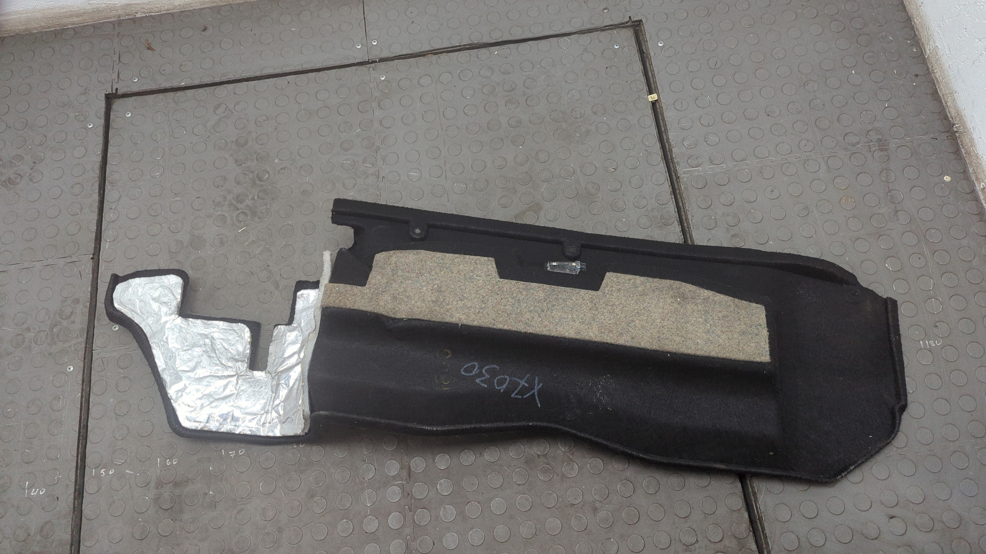 Обшивка багажника