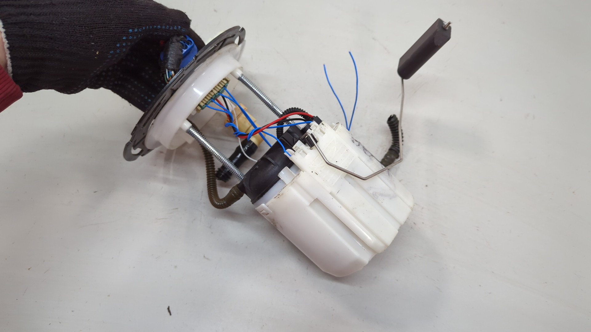 Насос топливный электрический