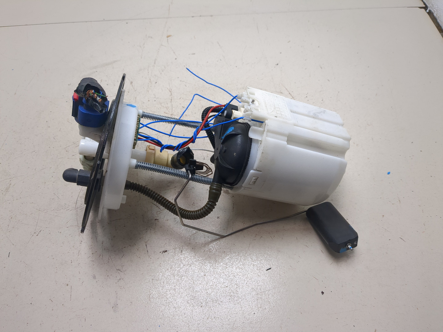 Насос топливный электрический