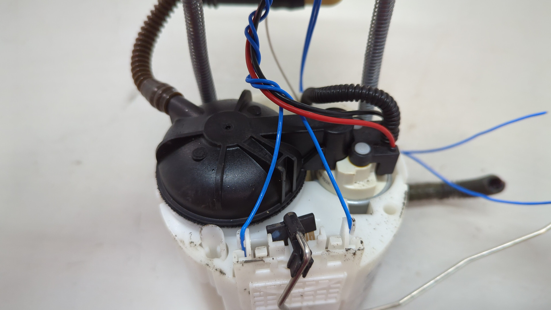 Насос топливный электрический