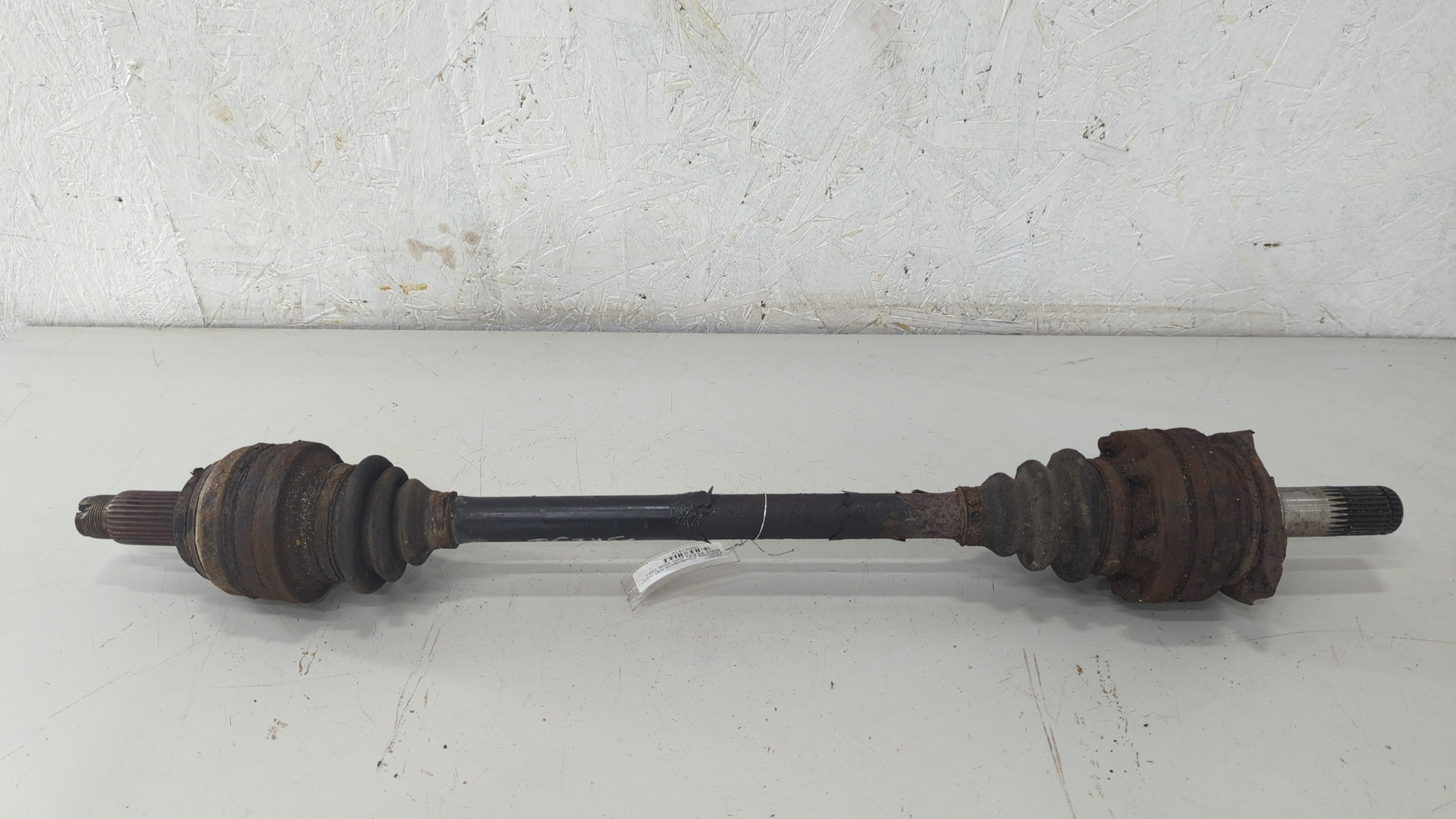 Полуось задняя