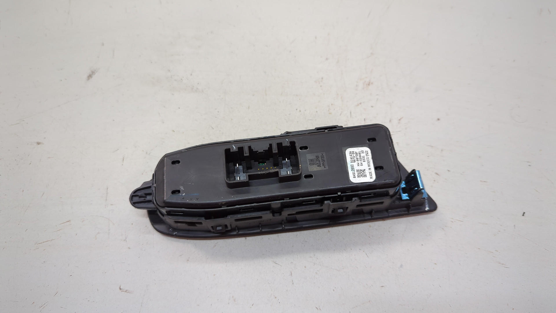 Кнопка стеклоподъемника