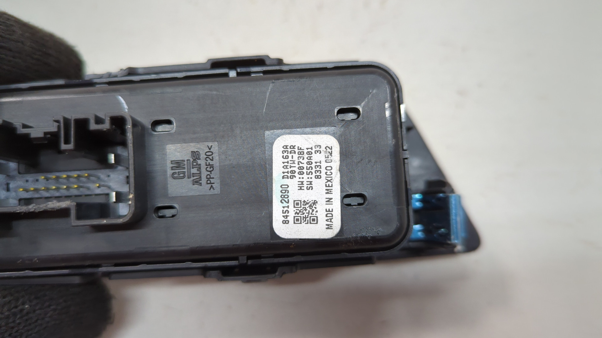 Кнопка стеклоподъемника