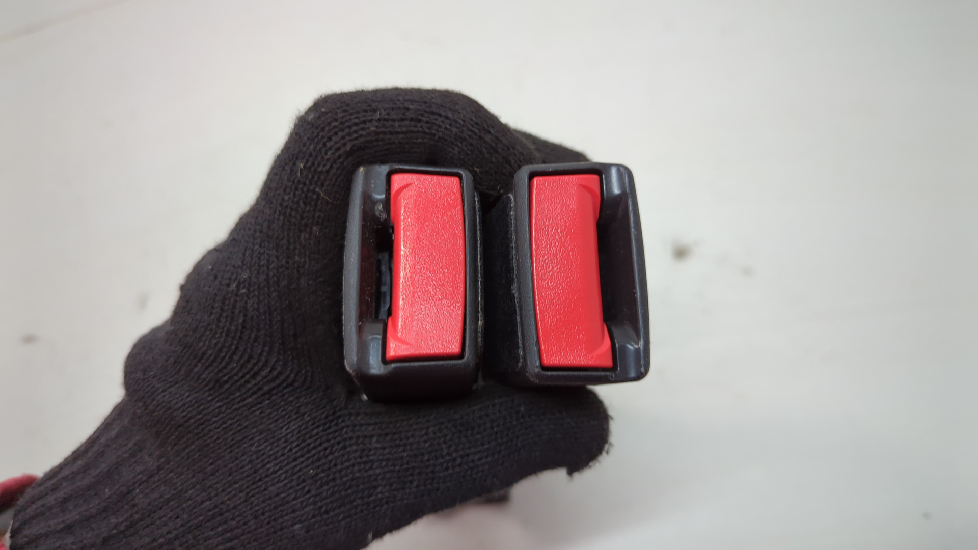 Ответная часть ремня безопасности