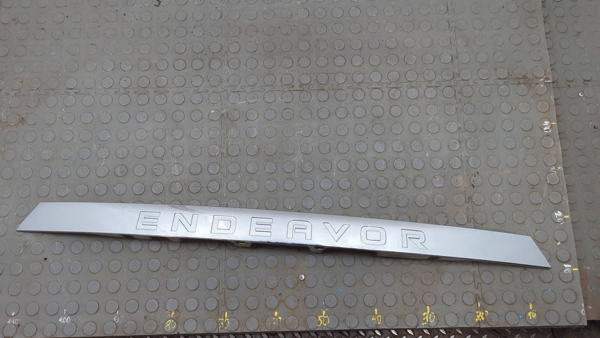 Накладка крышки багажника