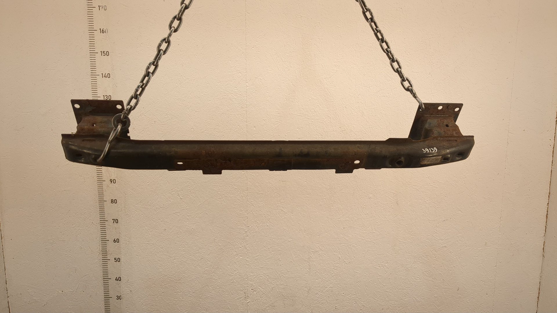 Усилитель переднего бампера