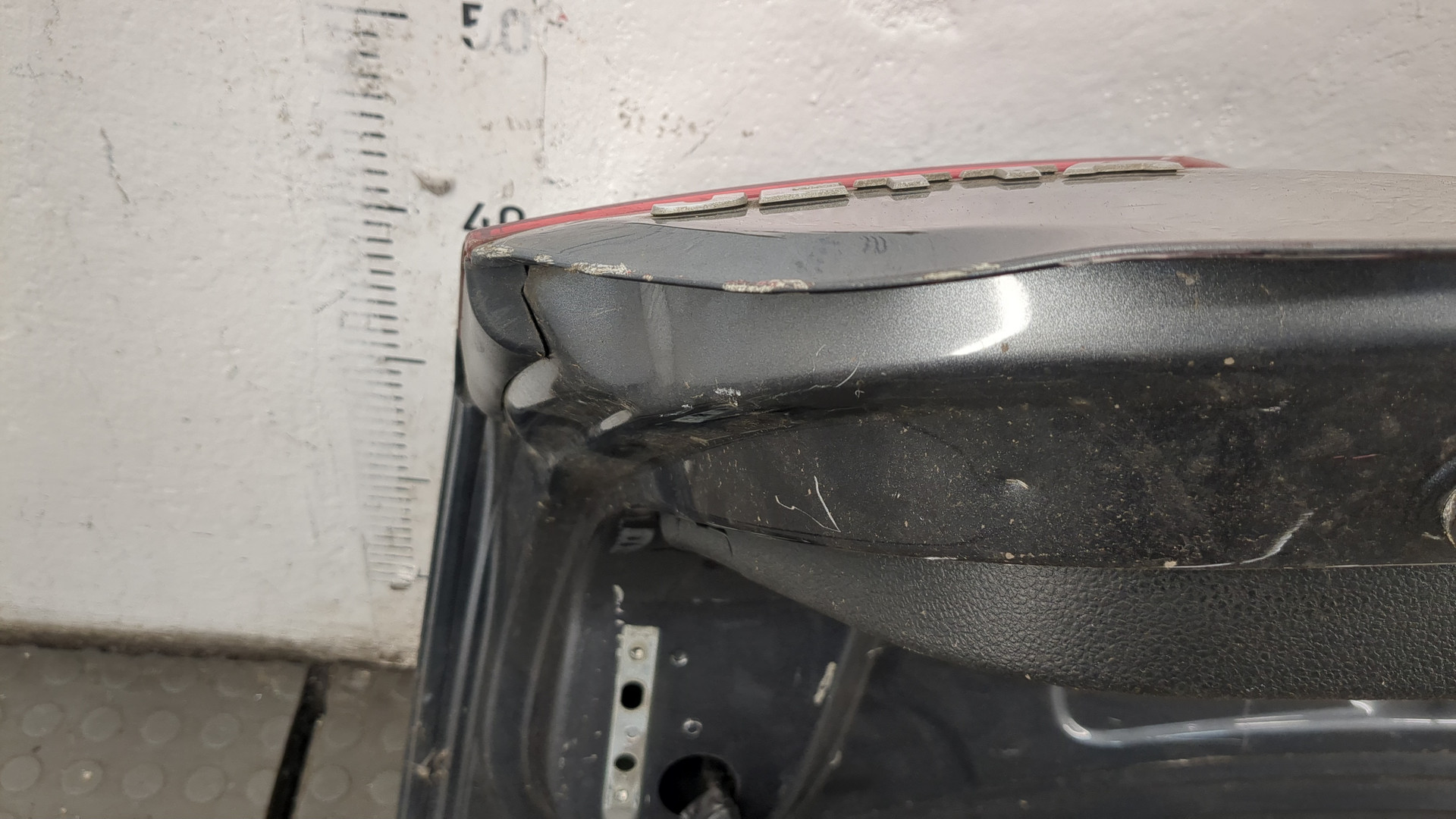 Дверь багажника