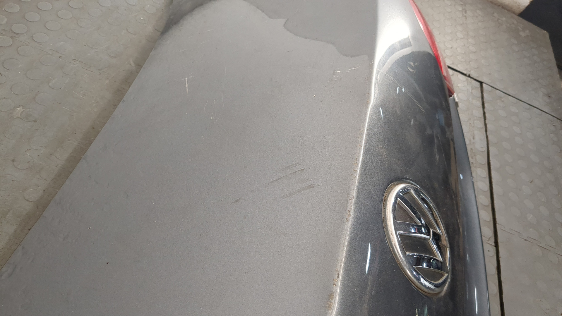 Дверь багажника