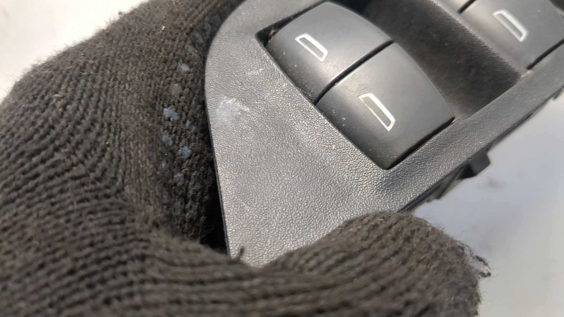 Кнопка стеклоподъемника