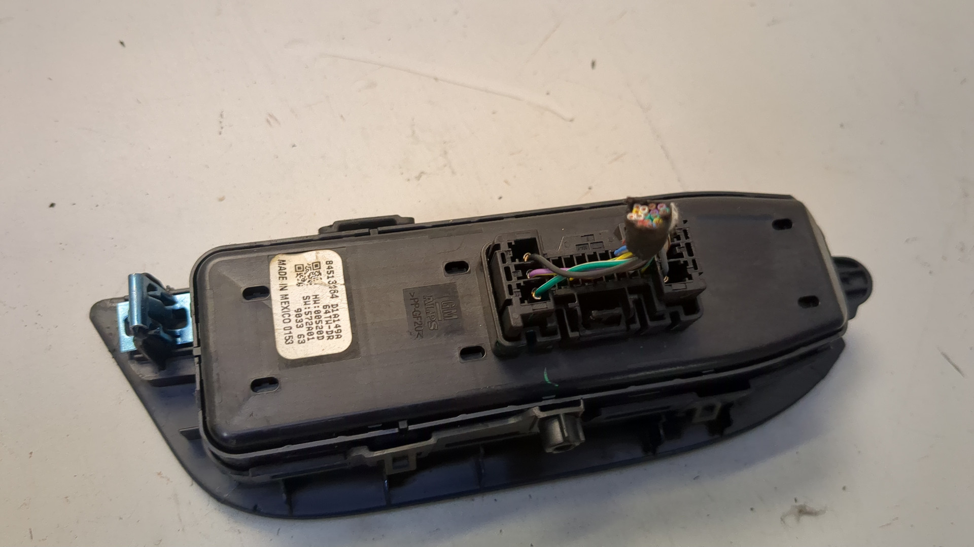 Кнопка стеклоподъемника