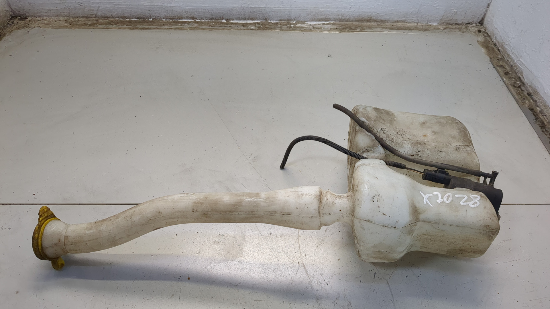 Бачок омывателя лобового стекла