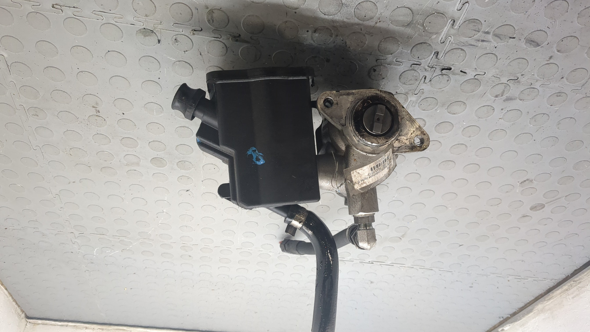 Насос ГУР (гидроусилитель руля)