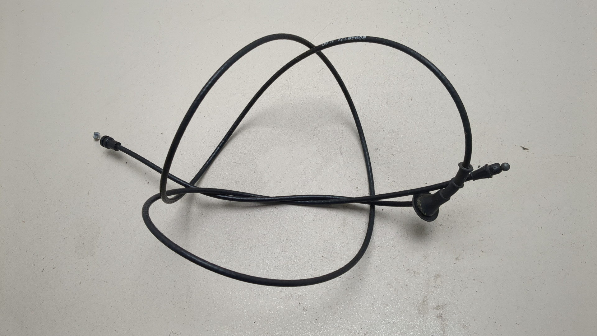 Трос открывания капота