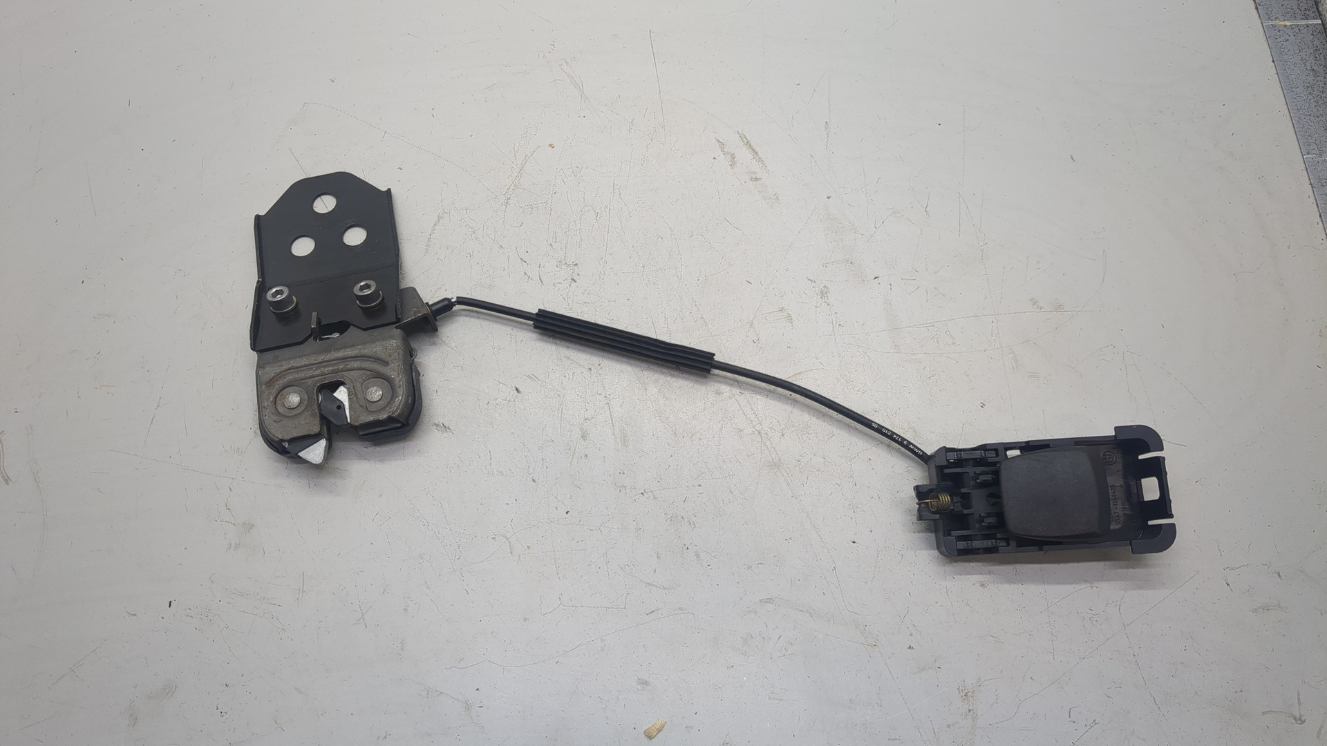 Замок спинки сиденья