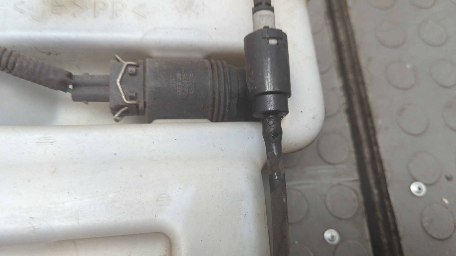 Бачок омывателя лобового стекла