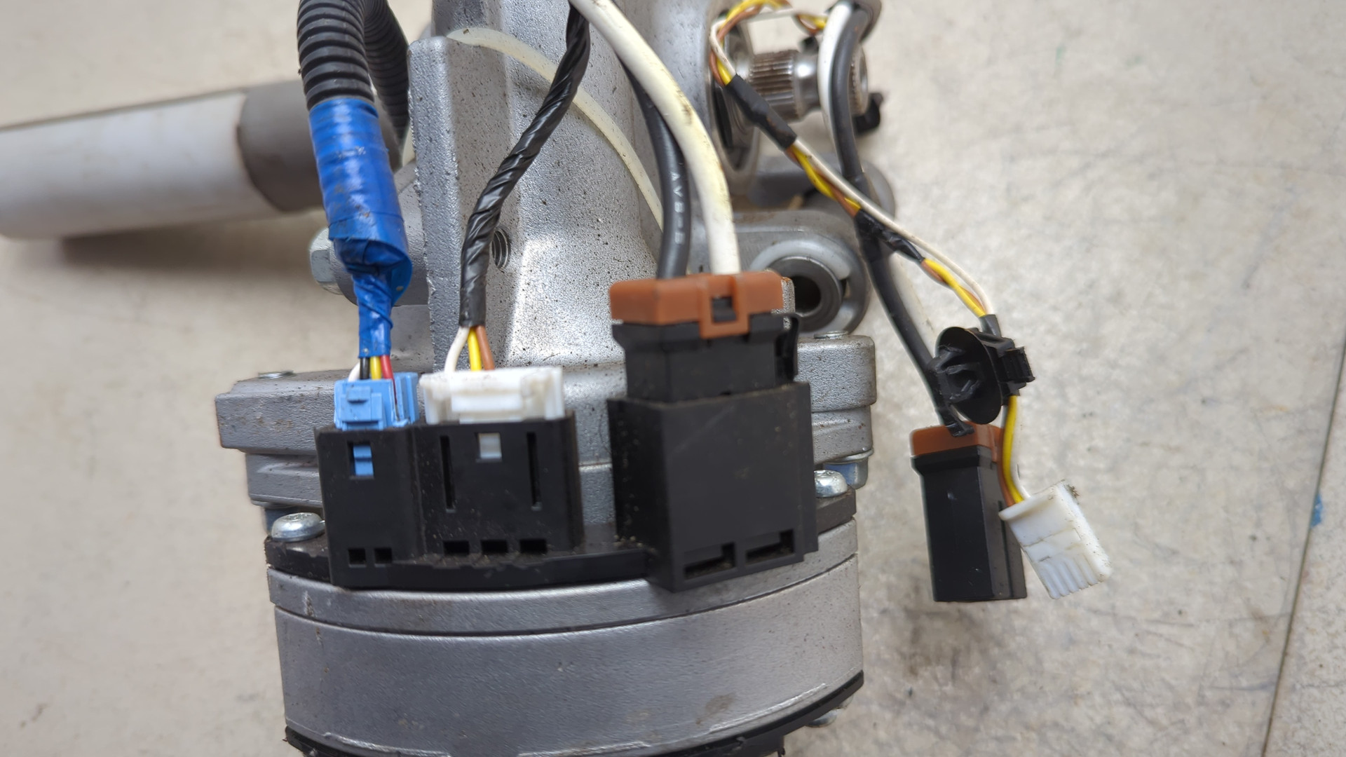 Серводвигатель рулевой рейки