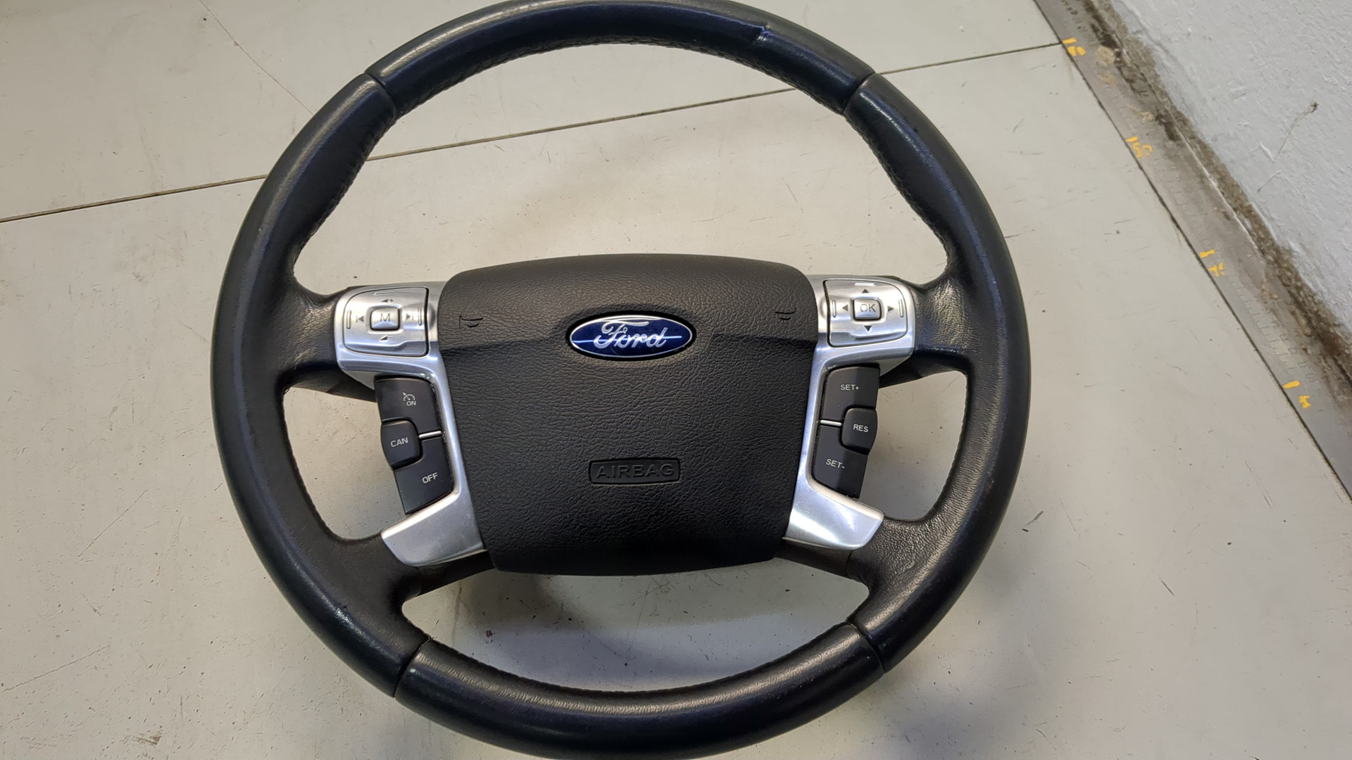 Рулевое колесо (руль)