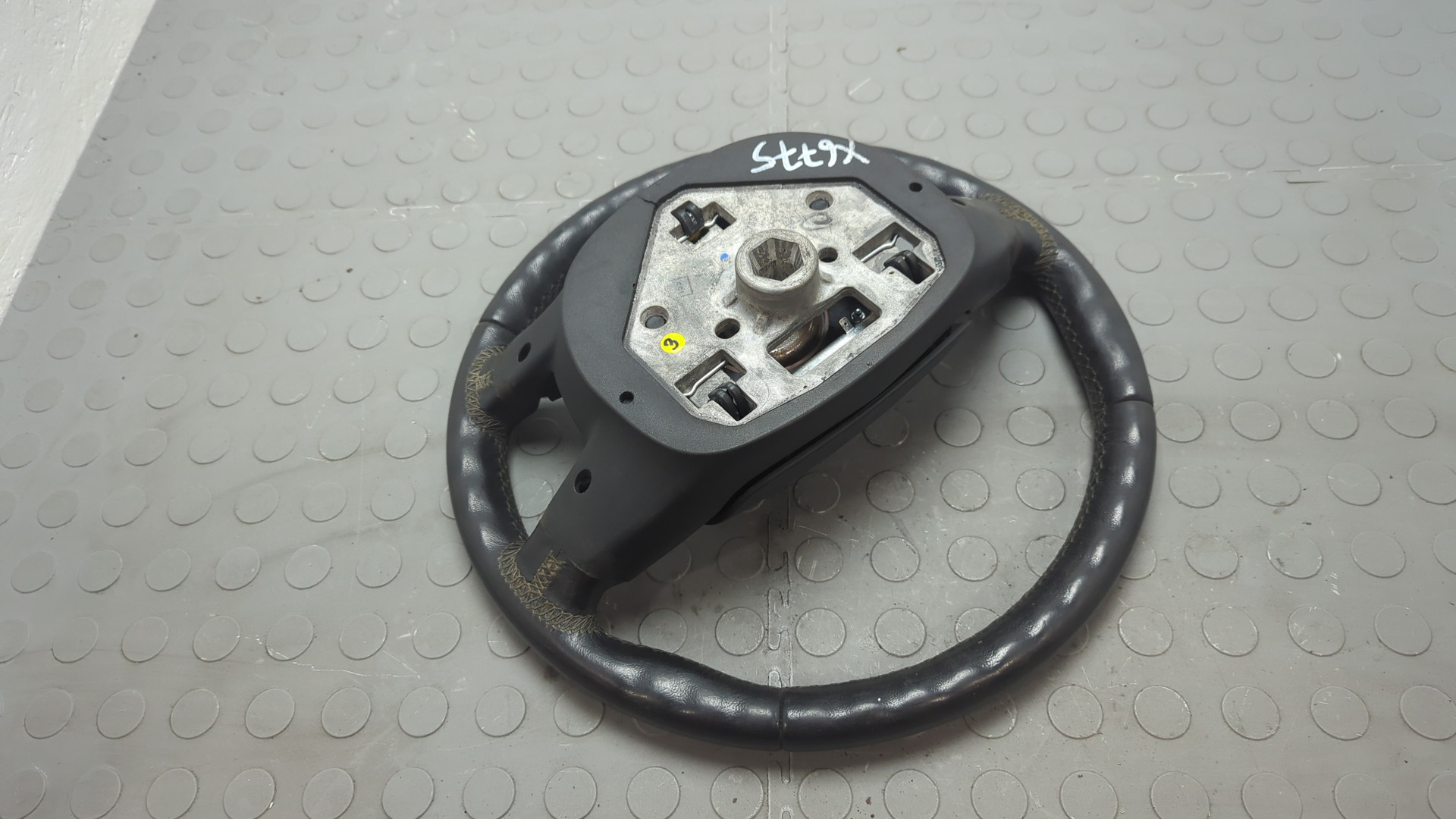 Рулевое колесо (руль)