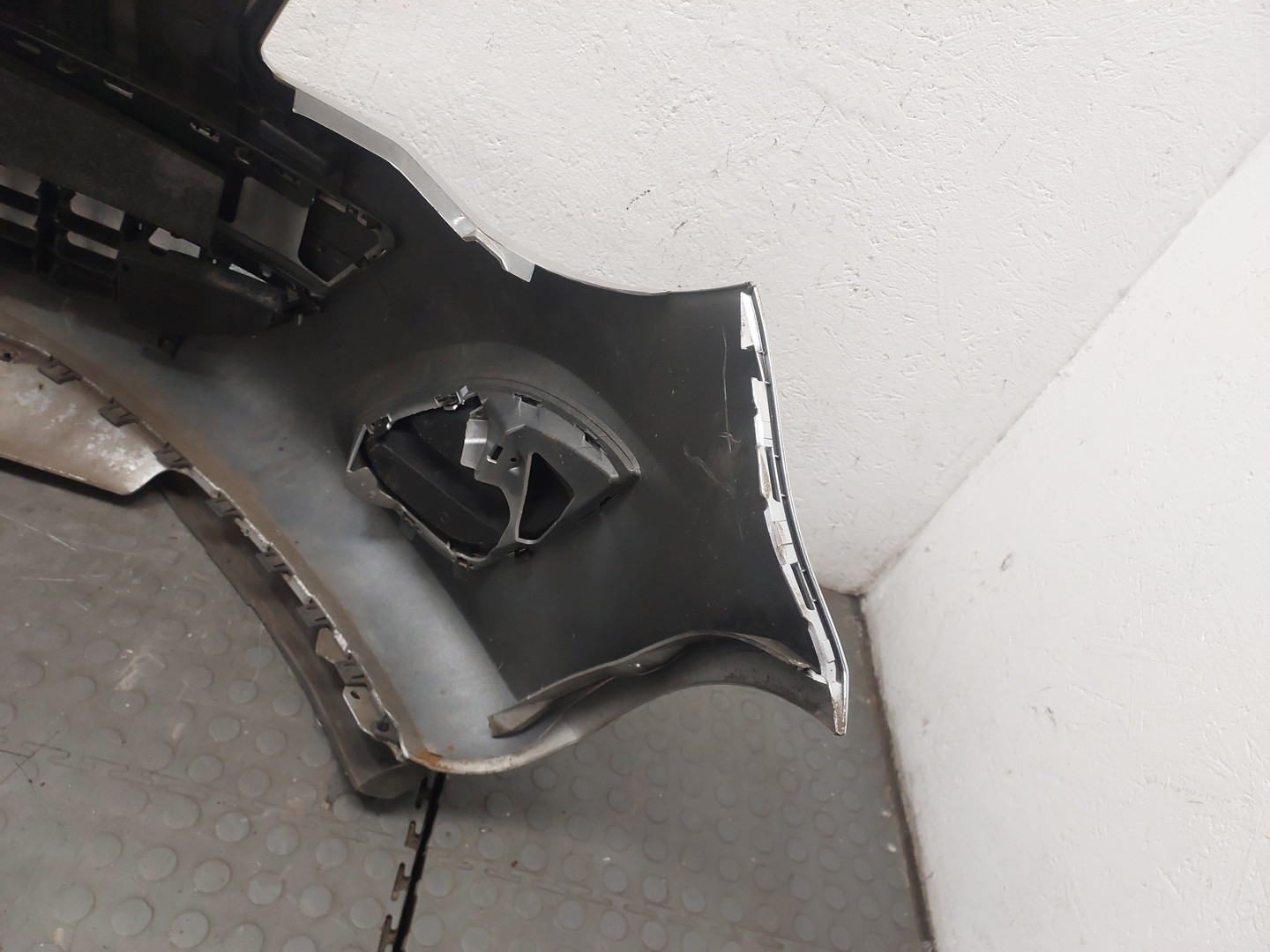 Бампер передний