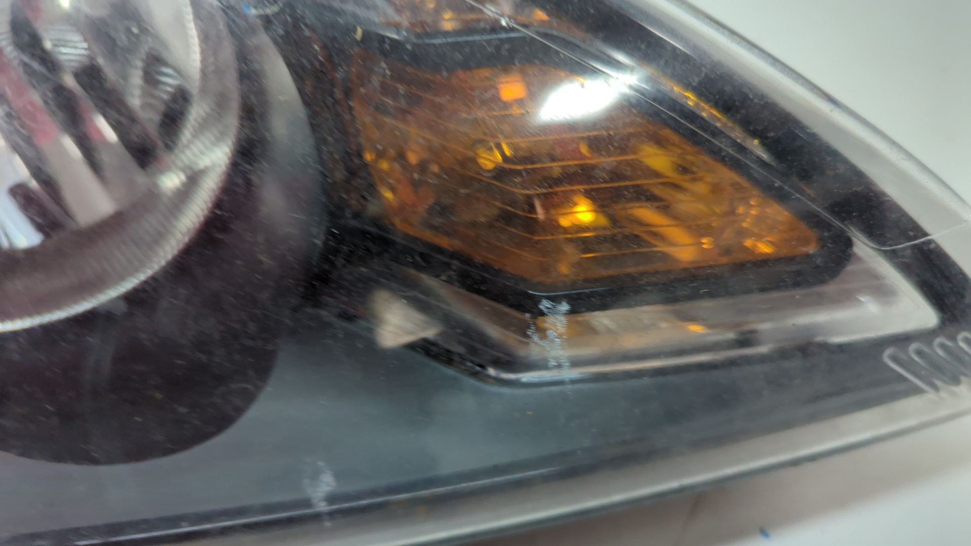 Фара правая