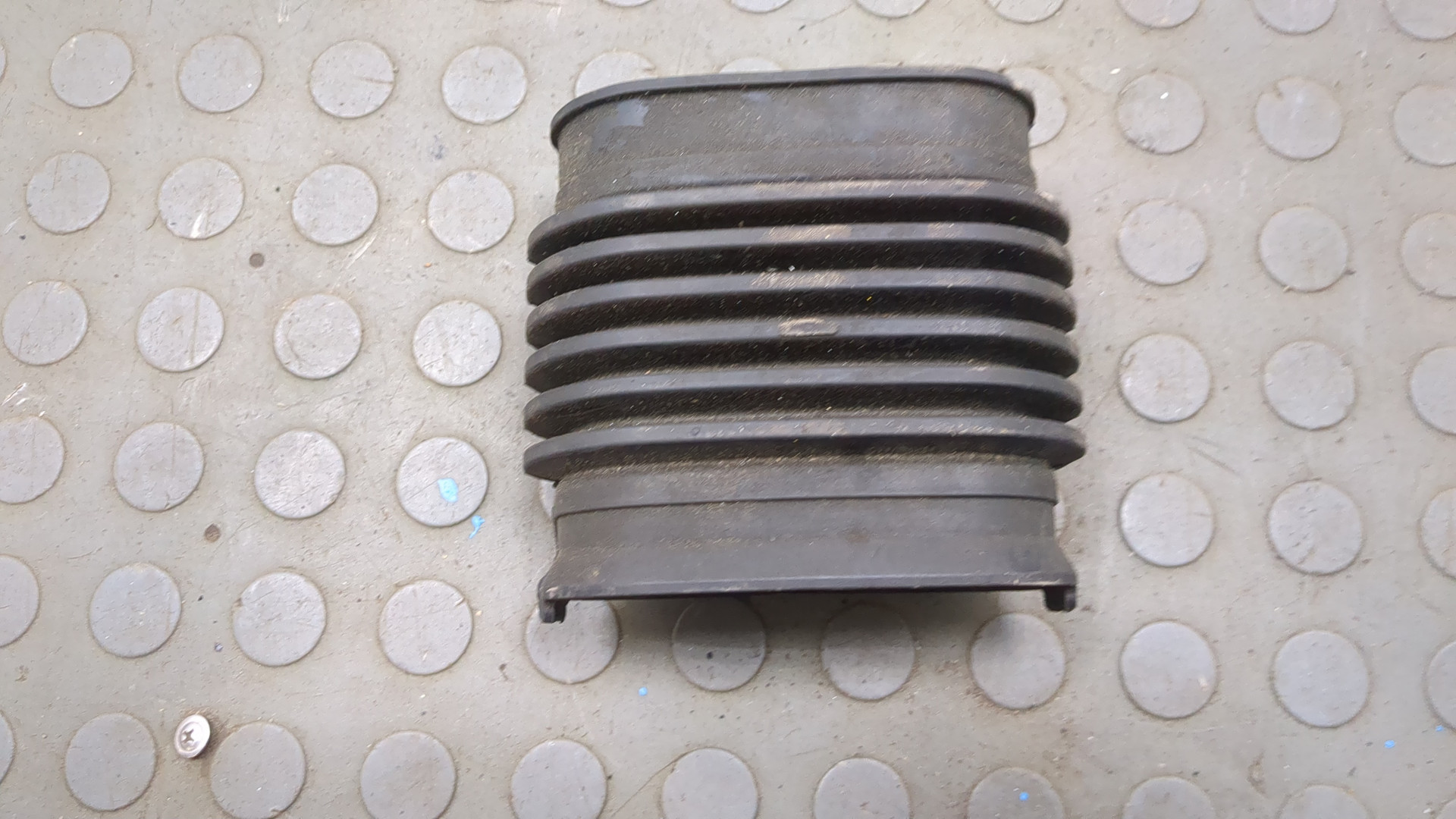 Патрубок воздушного фильтра