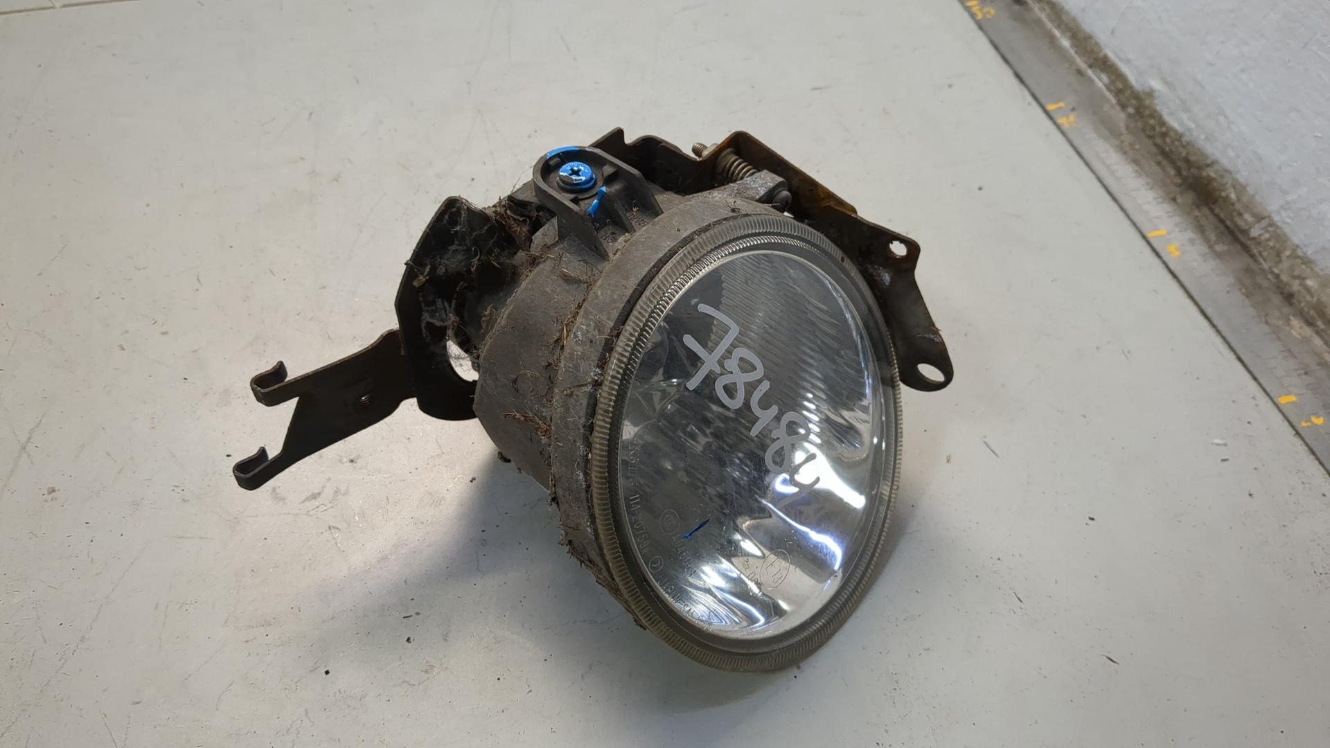 Фара противотуманная правая