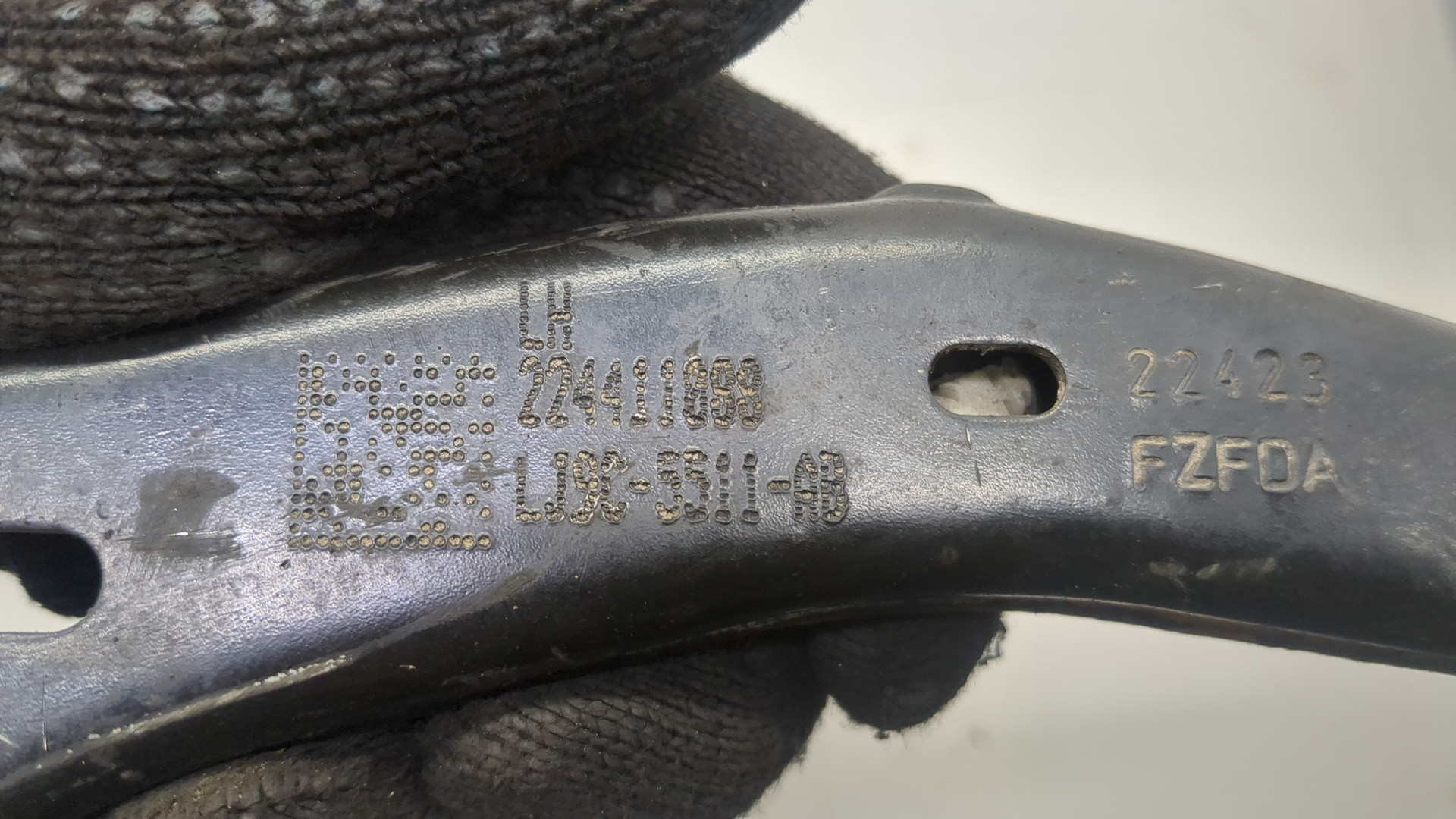 Рычаг задний левый