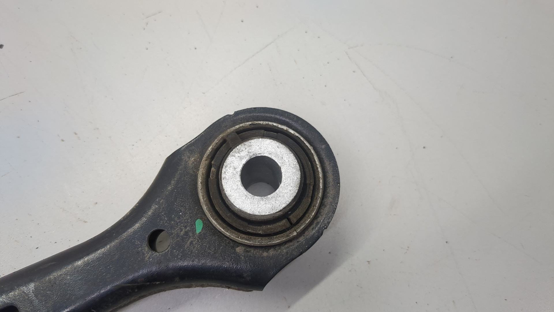 Рычаг задний левый