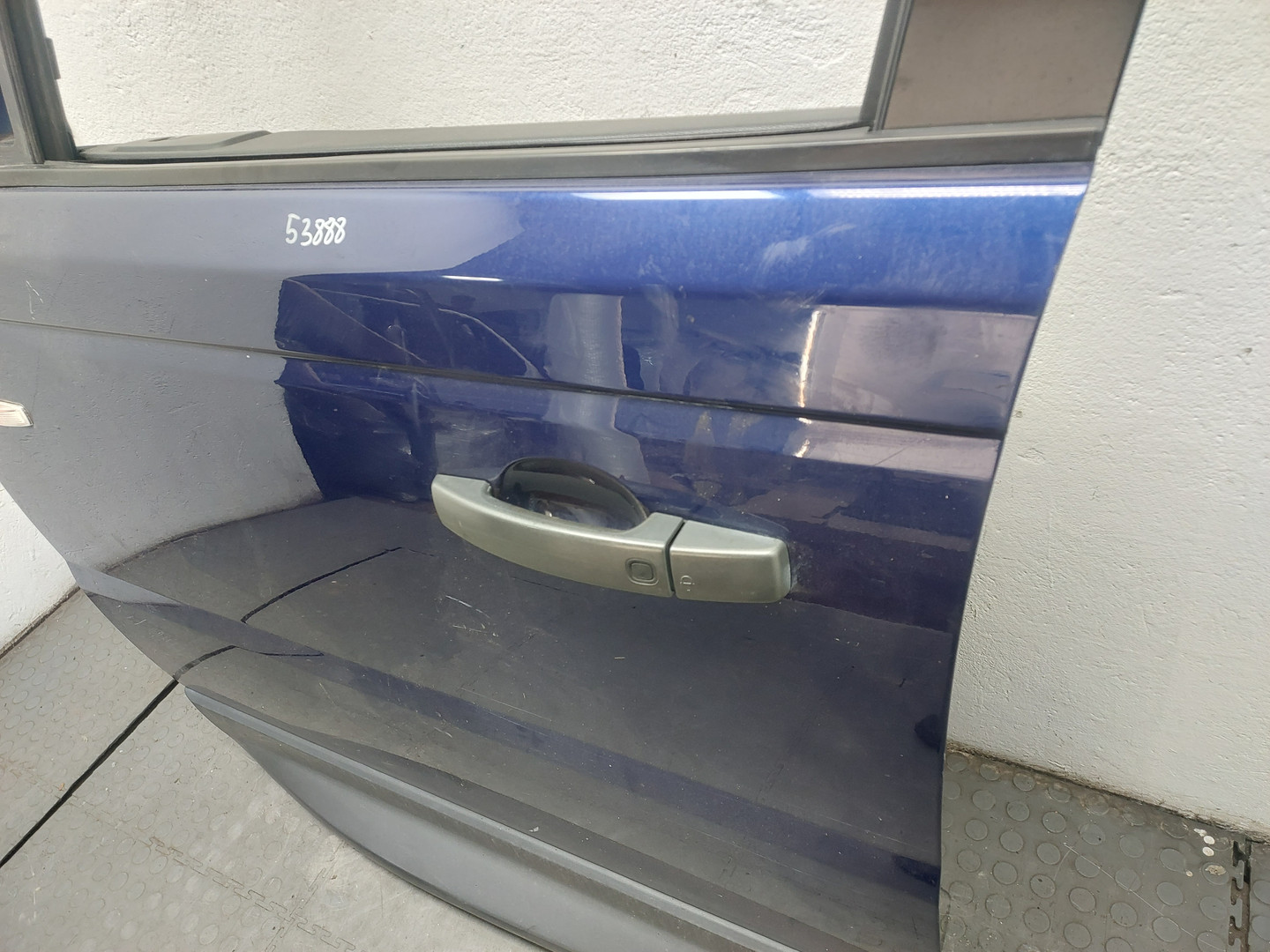 Дверь передняя левая