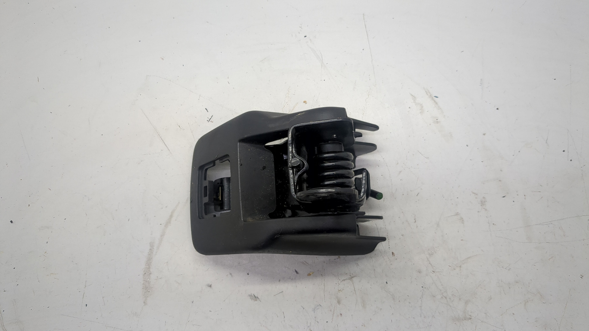 Кронштейн крепления сидения