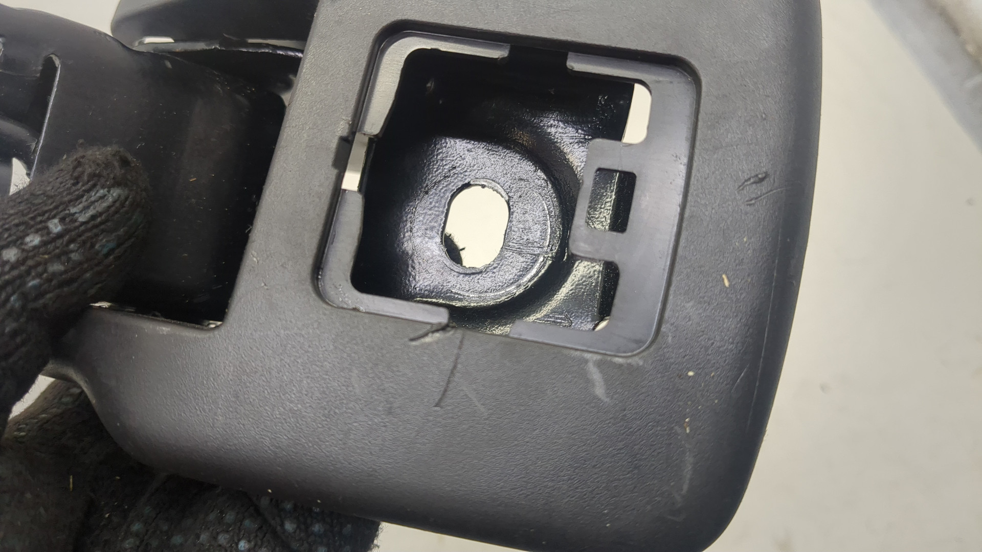 Кронштейн крепления сидения