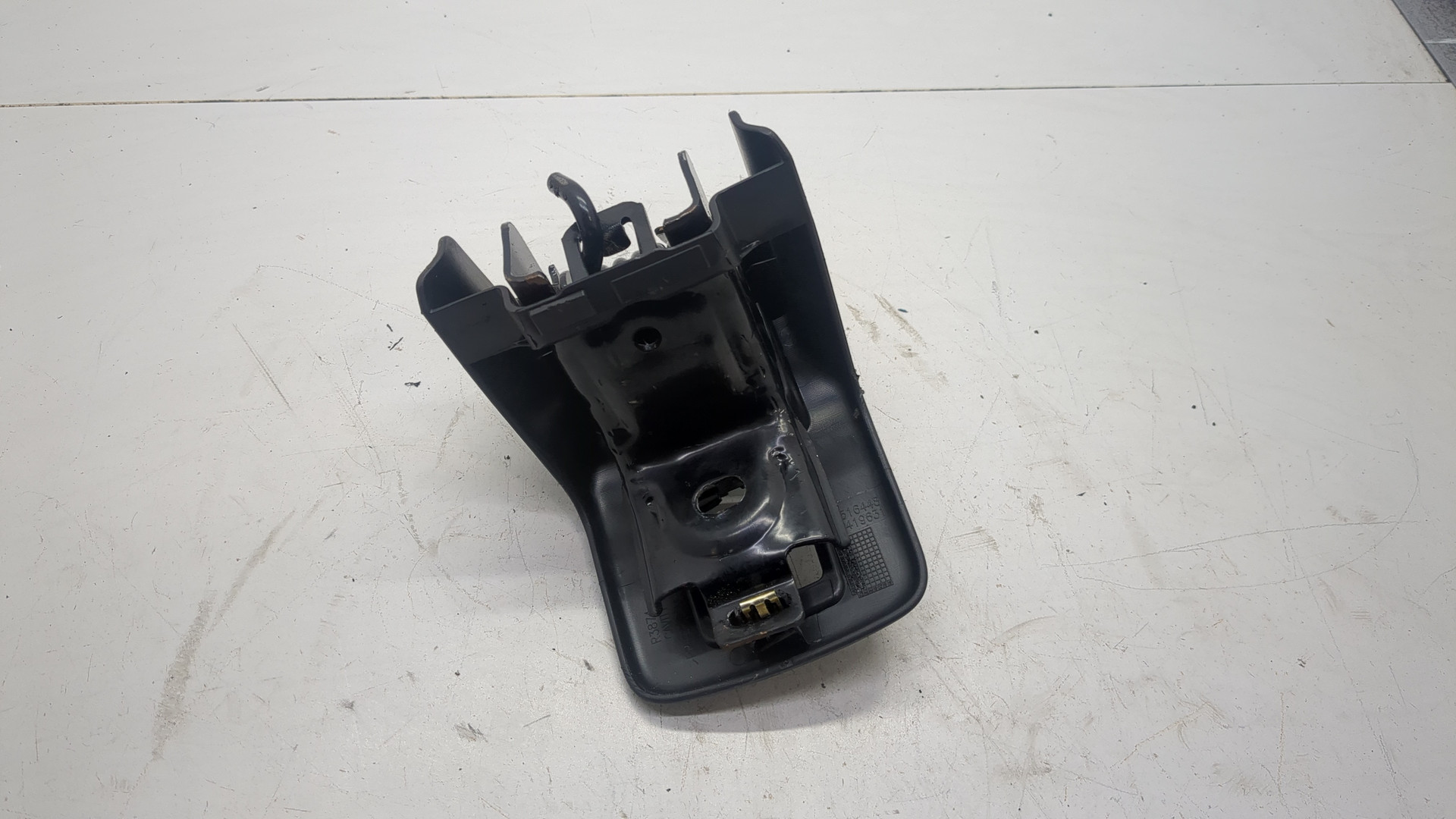 Кронштейн крепления сидения