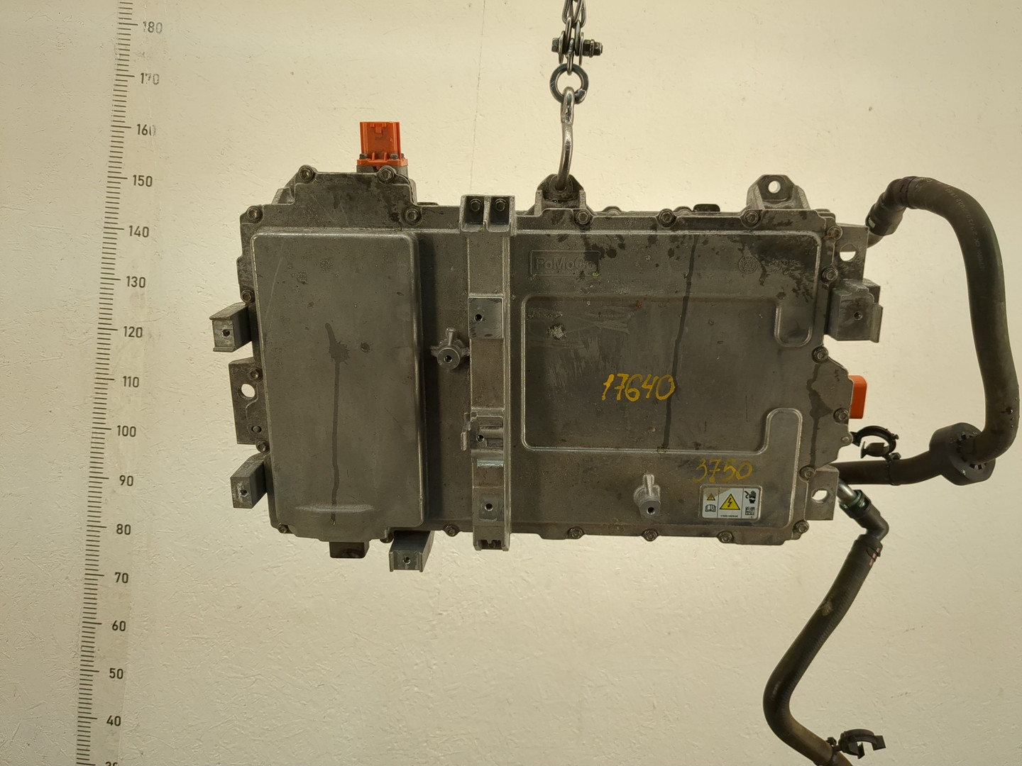 Преобразователь напряжения (адаптер)