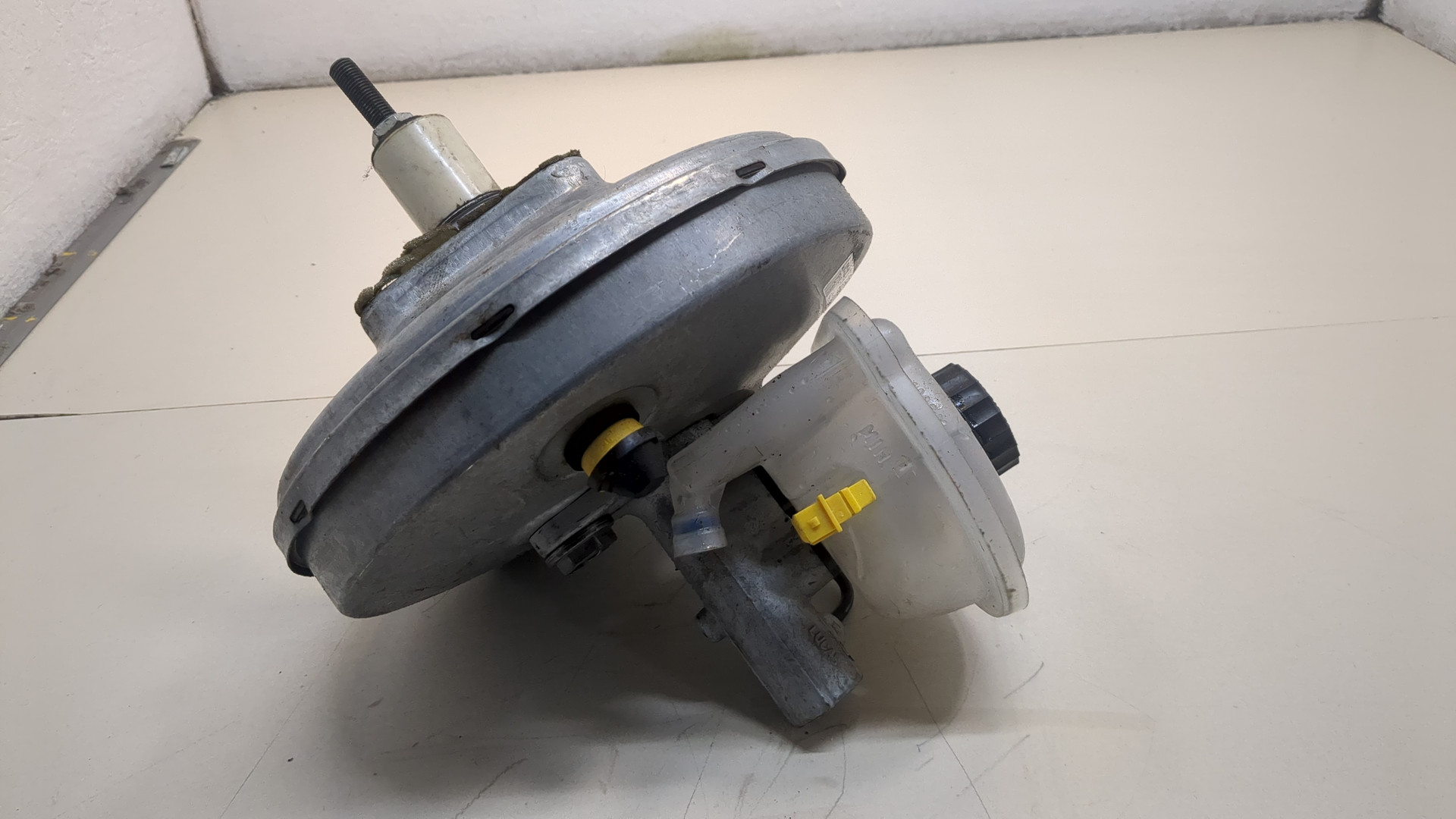 Цилиндр тормозной главный