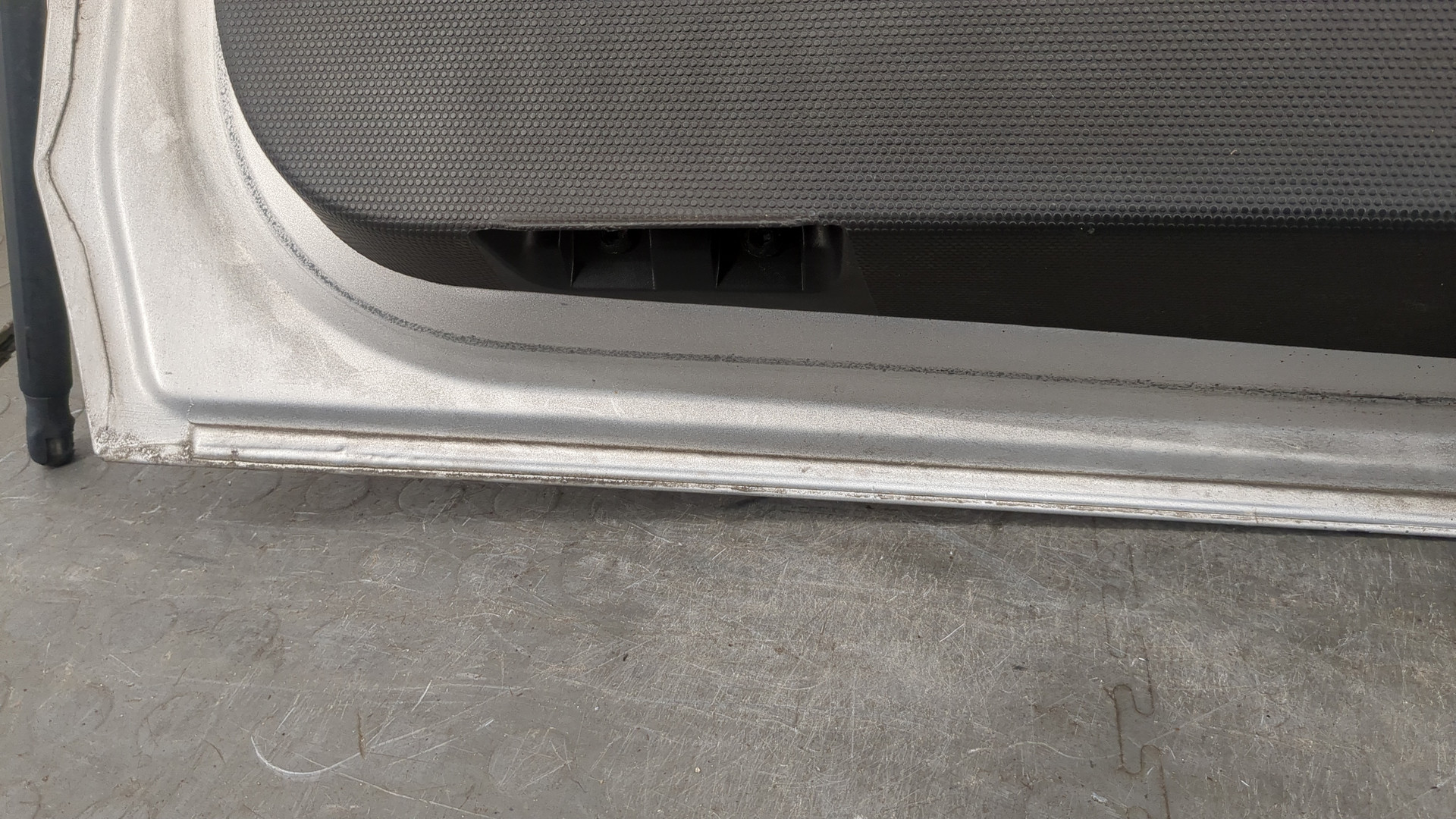 Дверь багажника