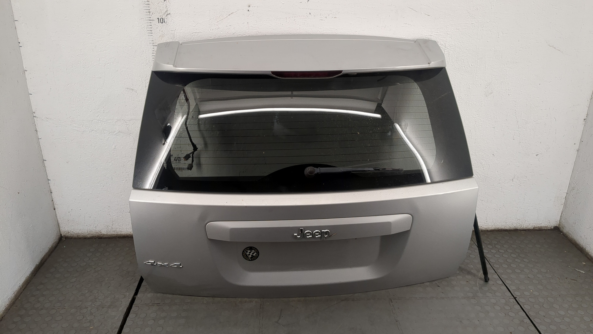 Дверь багажника