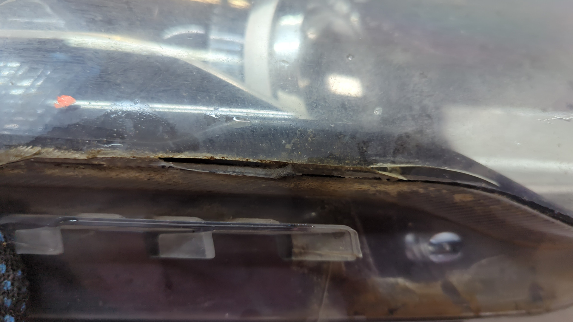 Фара правая