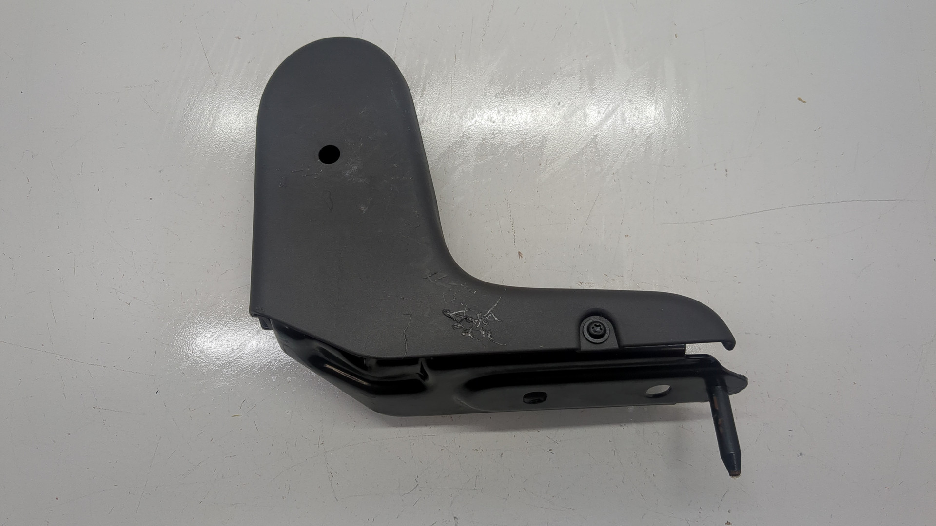 Кронштейн крепления сидения