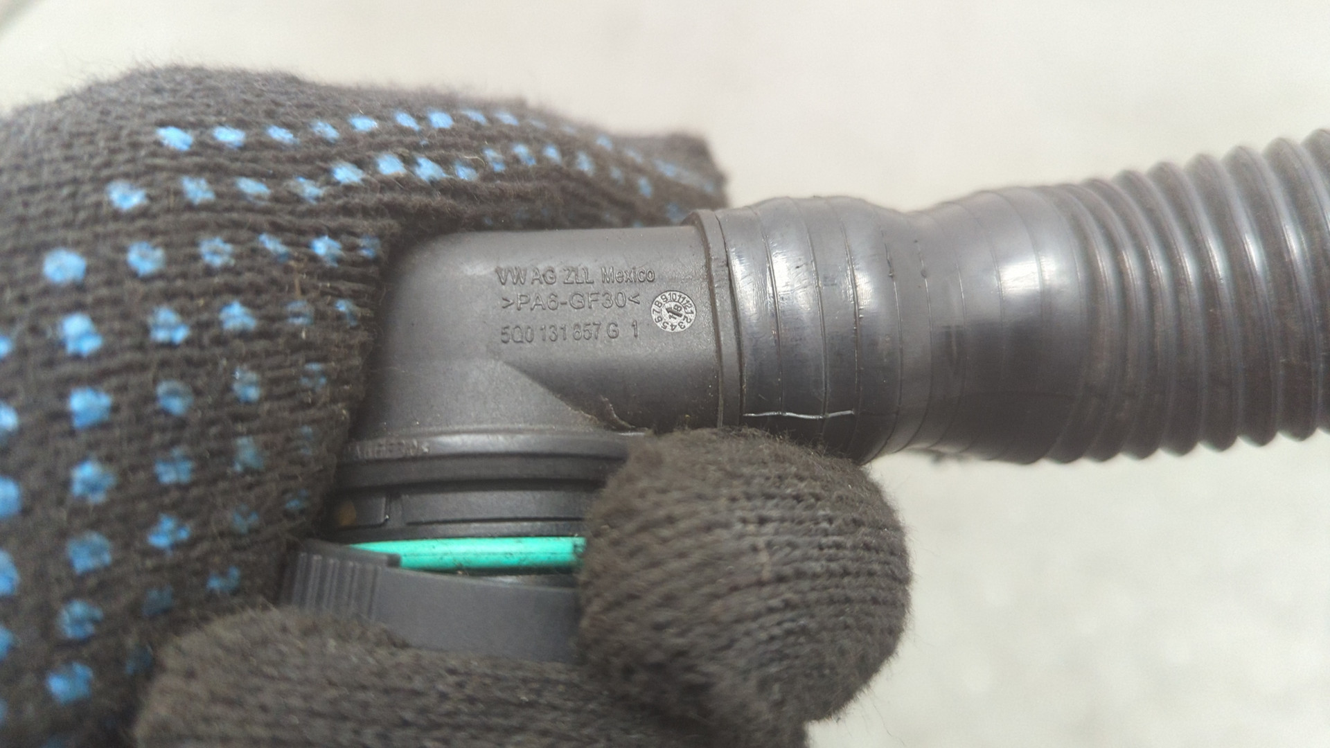 Патрубок воздушного фильтра