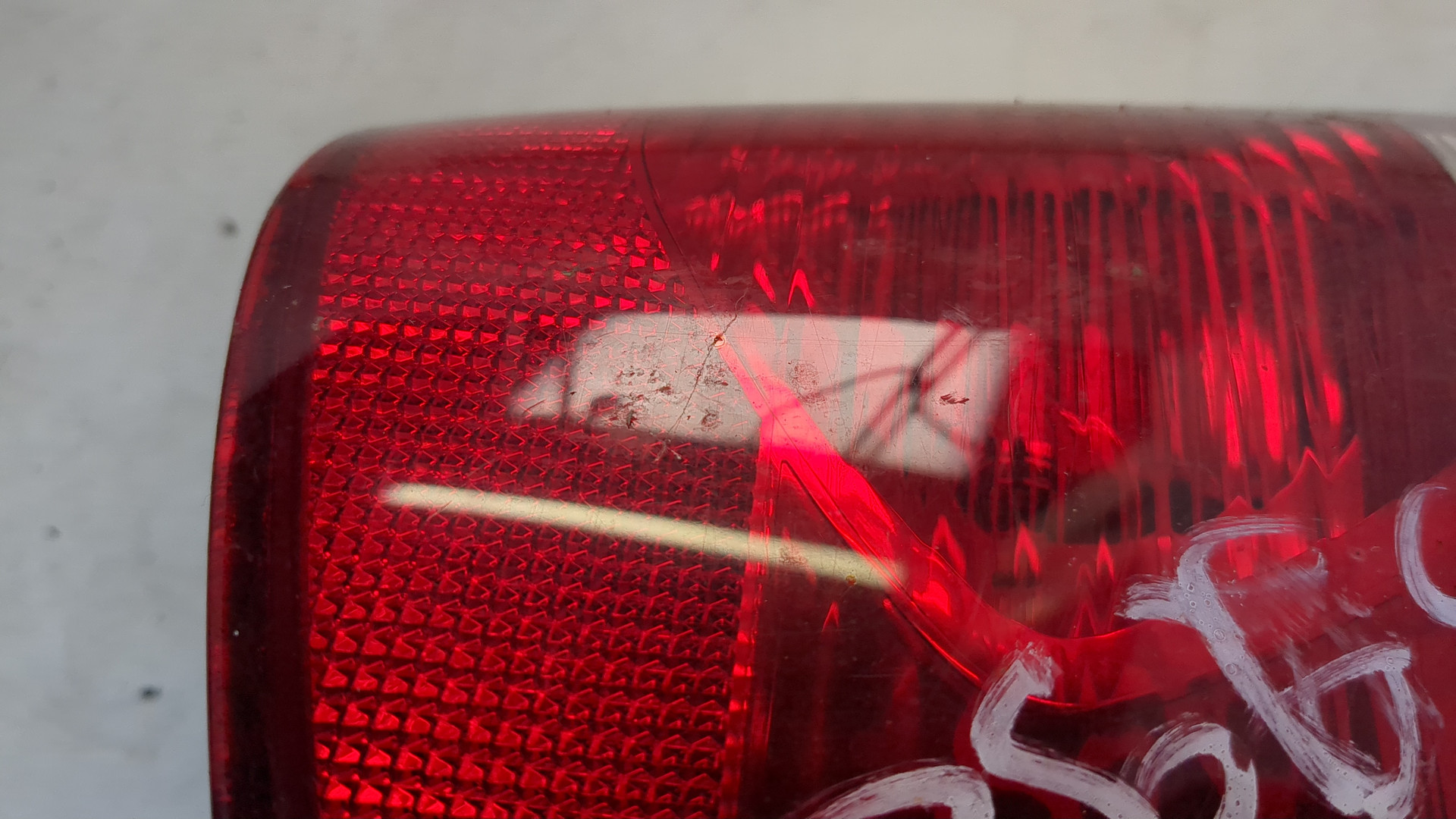 Фонарь задний правый