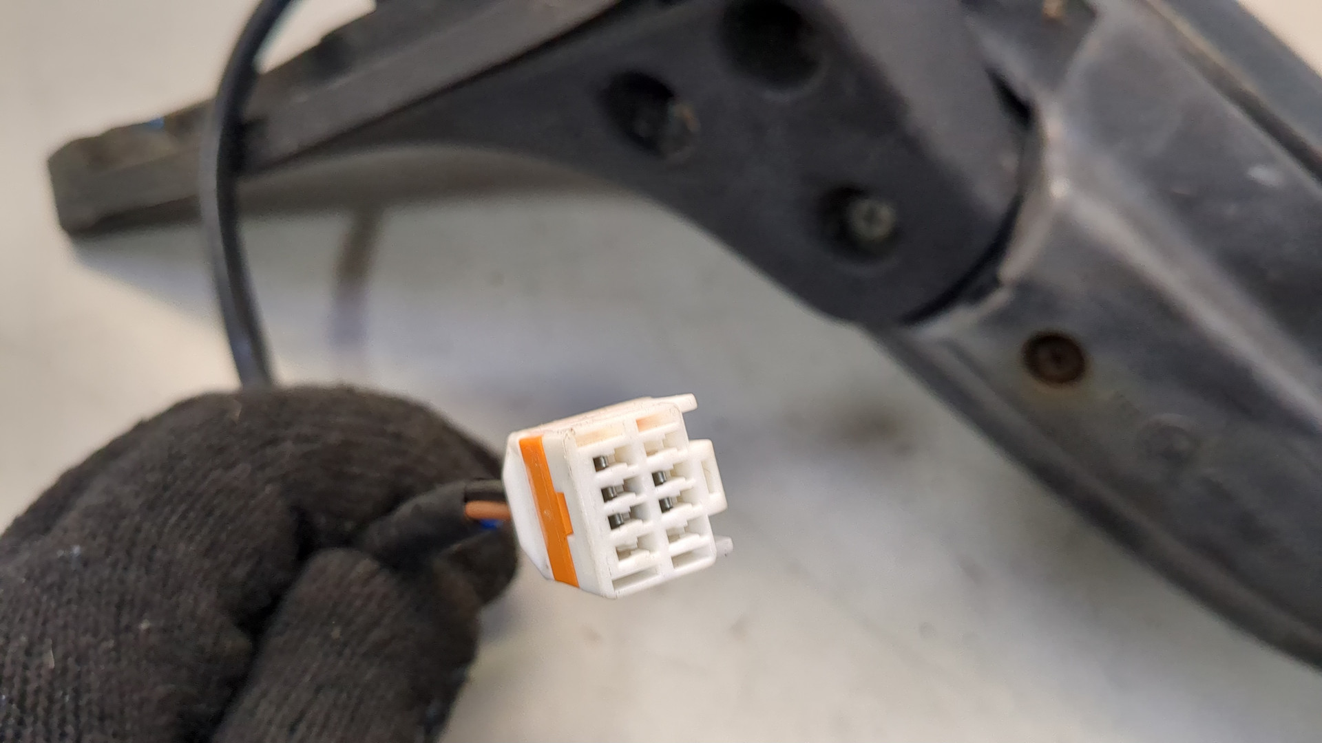 Зеркало правое электрическое